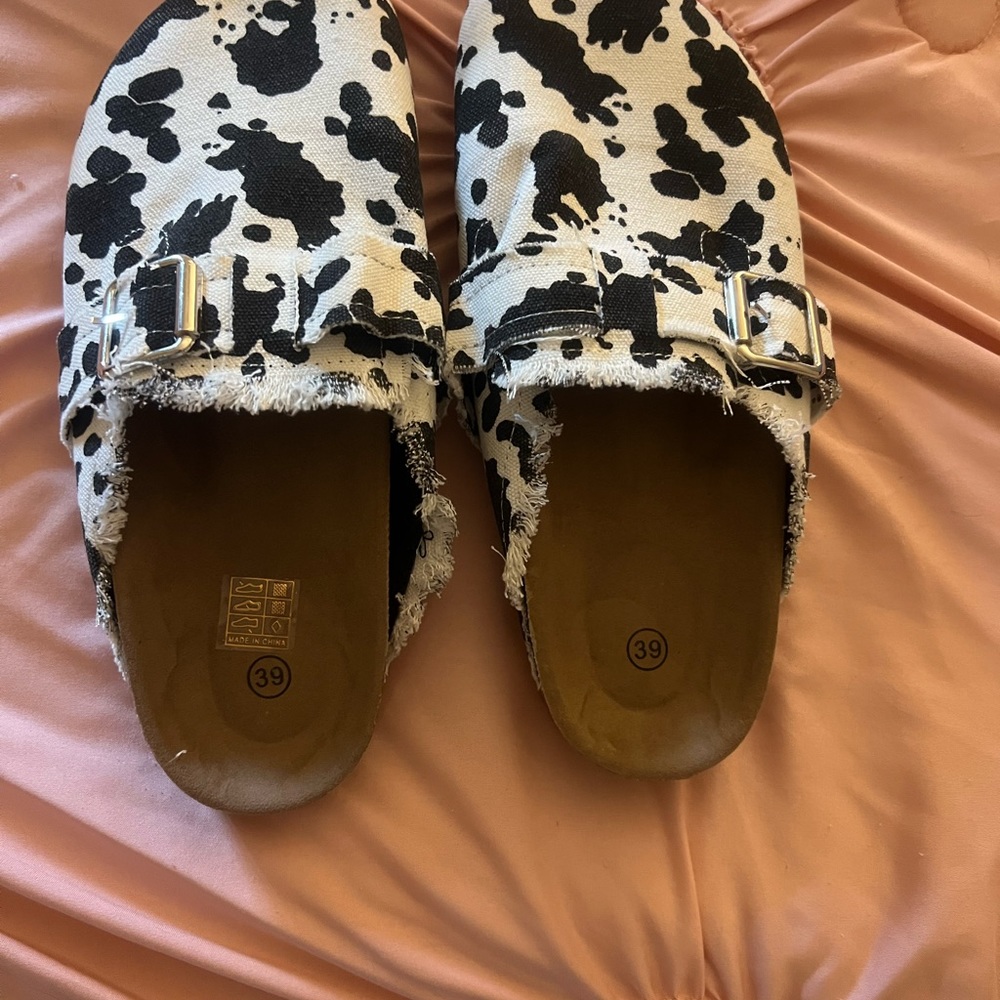 🐮 Cow print woman slide on shoes 🐮